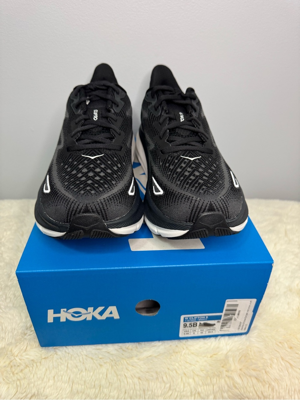 Women’s Hoka Size 9.5 - Clifton 9 - Picture 3 of 6